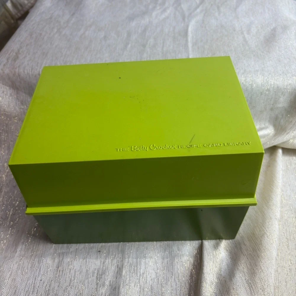 Vintage Betty Crocker Recipe Card Library Box Green Plastic Organizer Storage